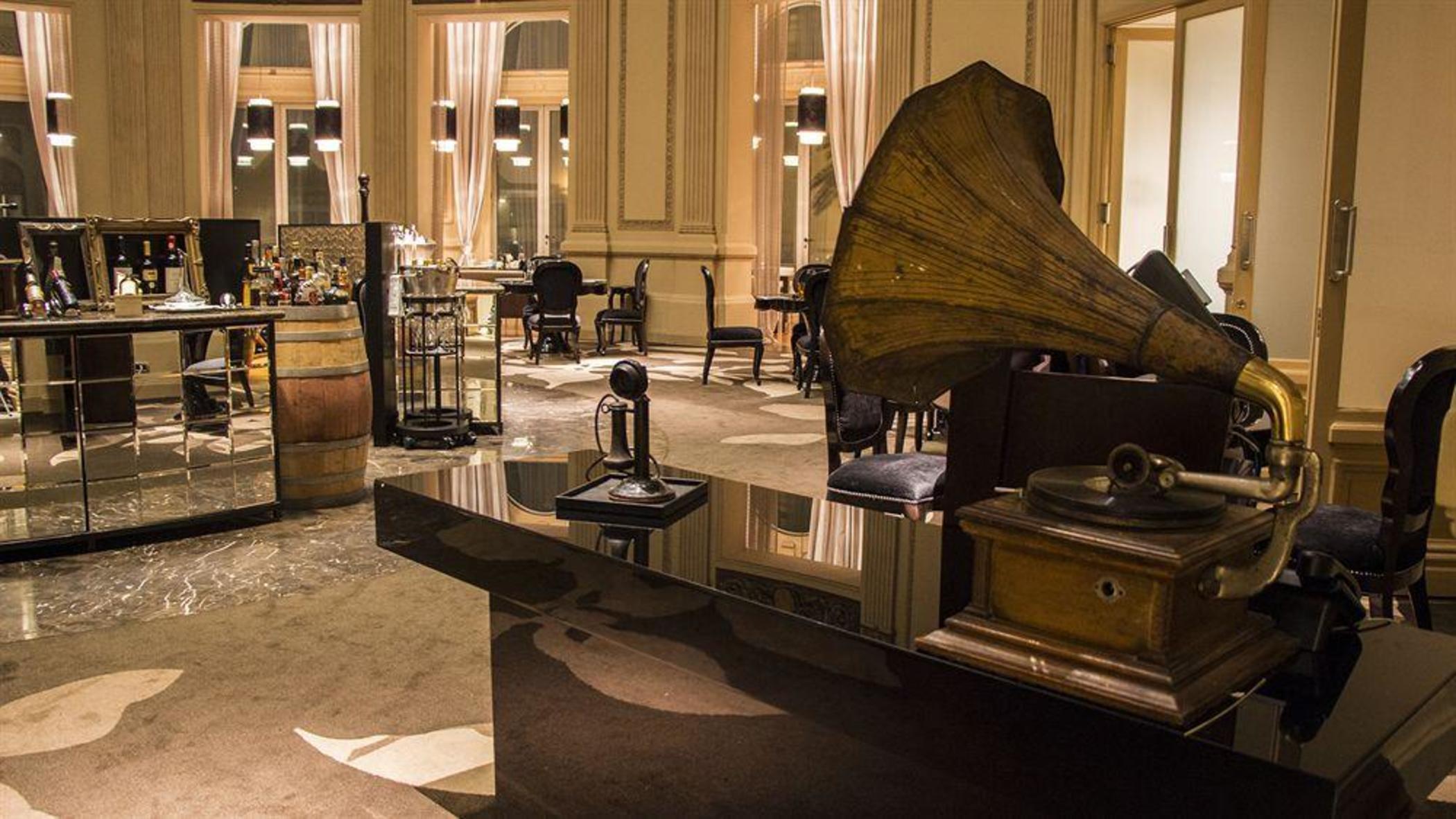 Sofitel Montevideo Casino Carrasco & Spa מראה חיצוני תמונה The piano in the lobby of the Mandarin Oriental, Paris