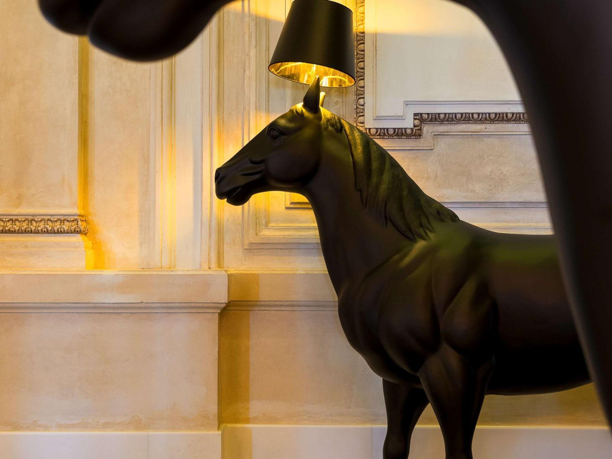 Sofitel Montevideo Casino Carrasco & Spa מראה חיצוני תמונה The horse lamp