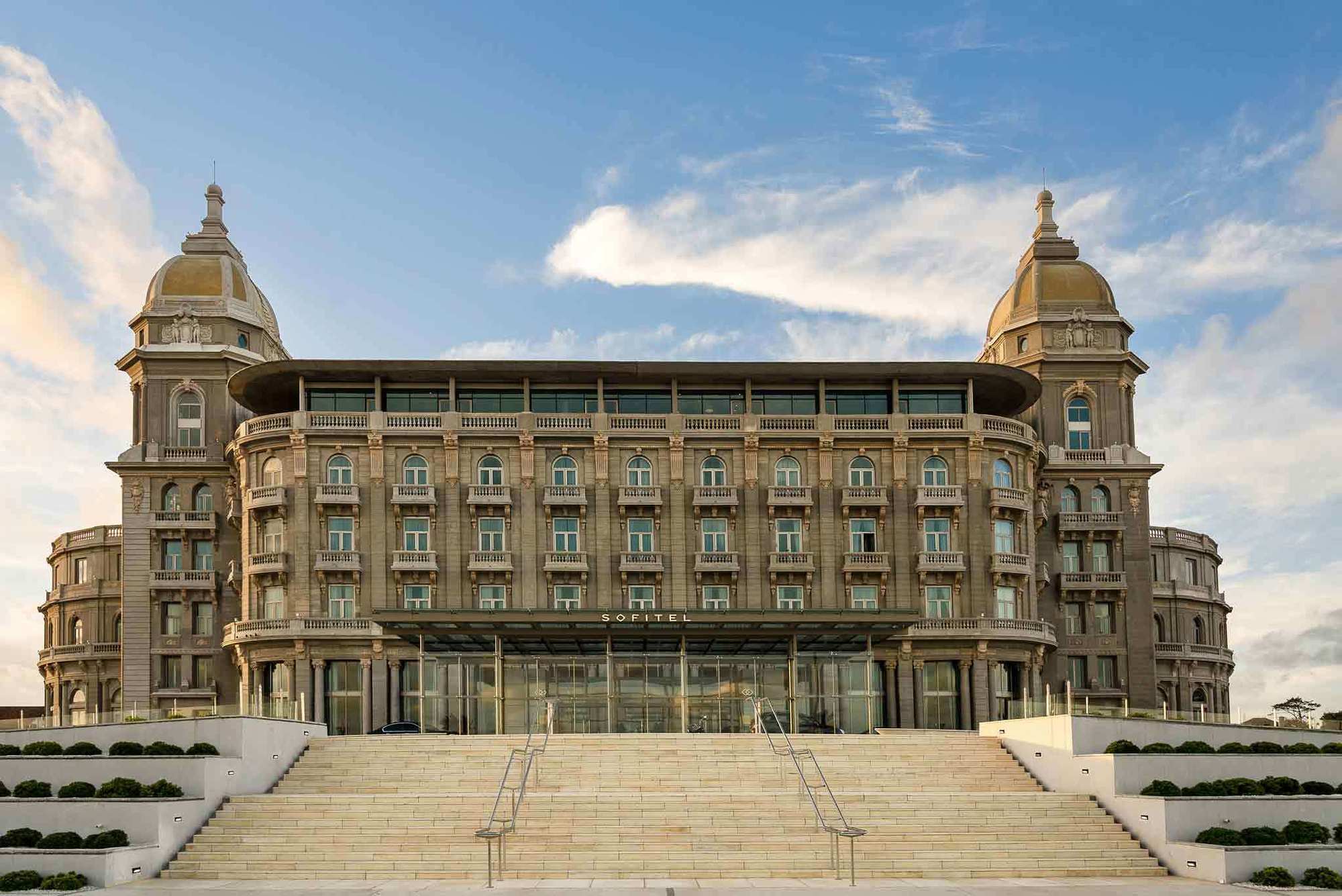 Sofitel Montevideo Casino Carrasco & Spa מראה חיצוני תמונה The Grand Hotel
