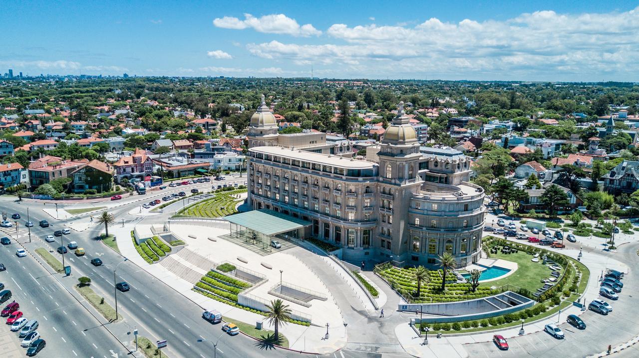 Sofitel Montevideo Casino Carrasco & Spa מראה חיצוני תמונה Aerial view of the hotel